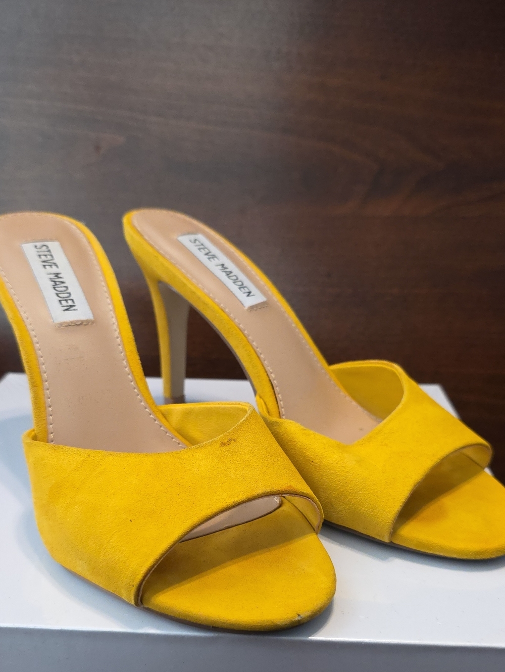 Steve Madden Yellow Open-Toe Suede Mule Heels Size 6